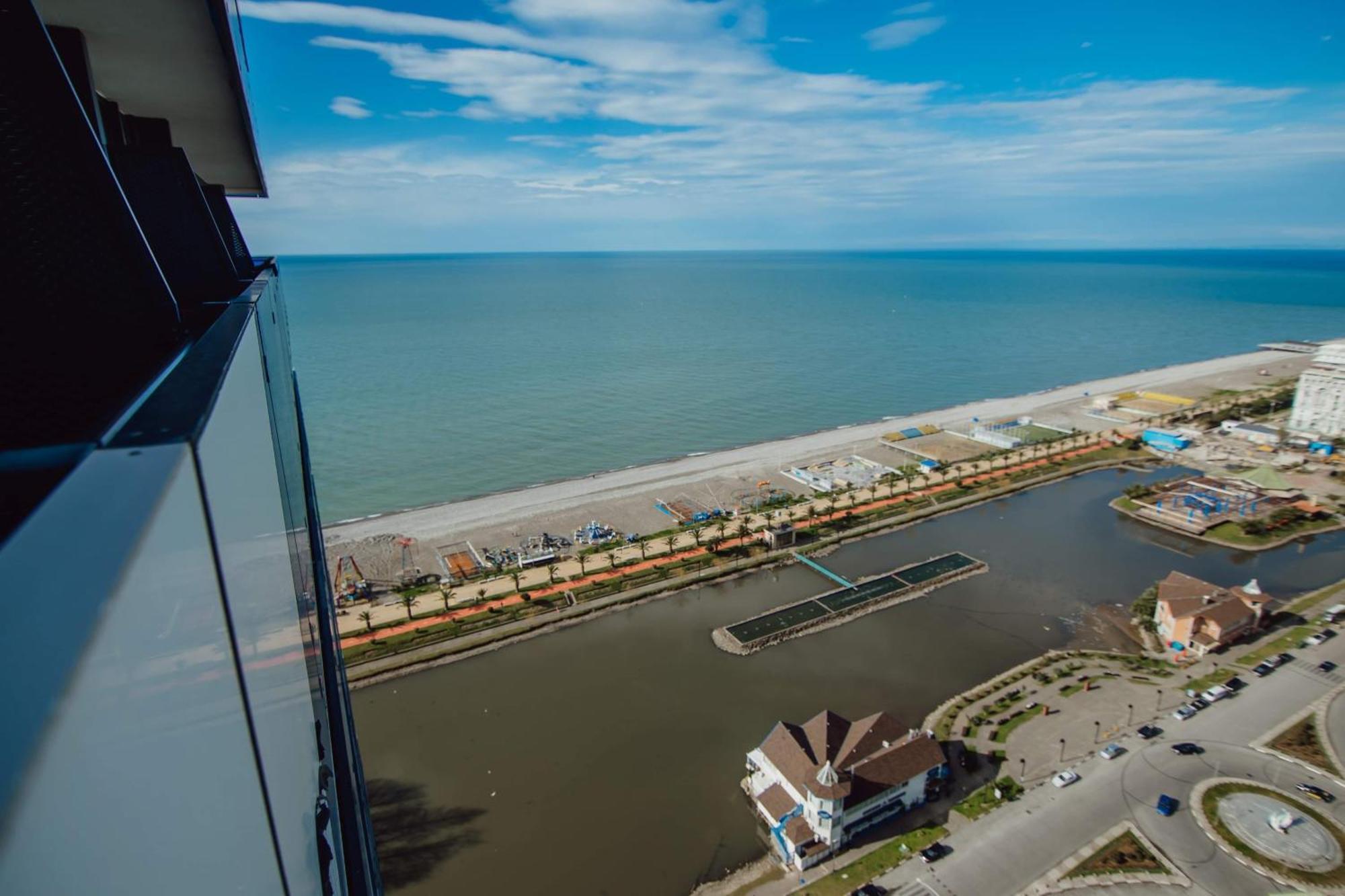 Luxury Beach Front Hotel باتومي المظهر الخارجي الصورة