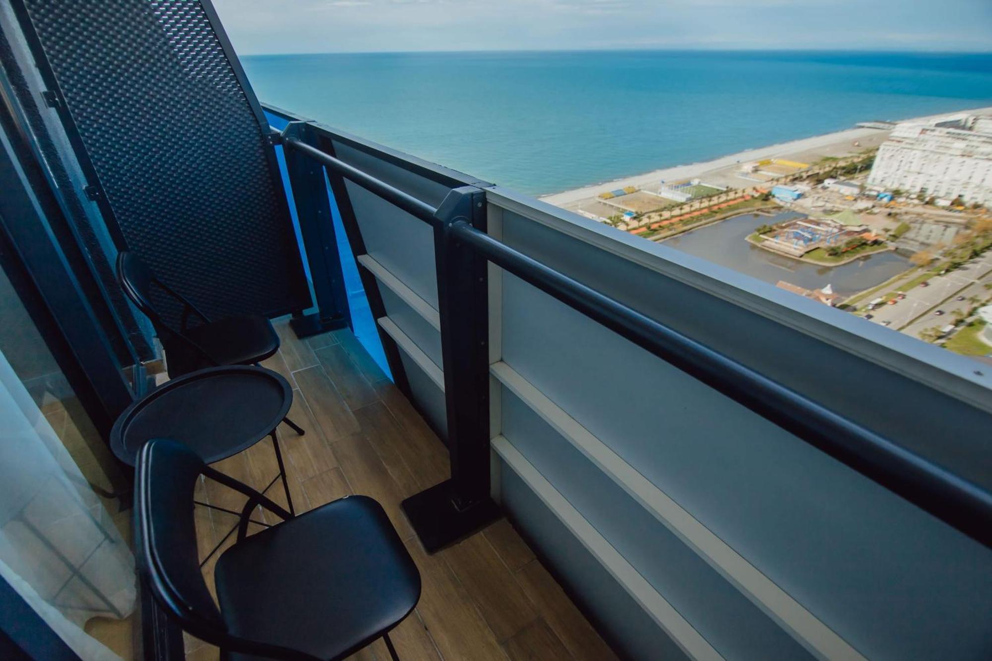 Luxury Beach Front Hotel باتومي المظهر الخارجي الصورة
