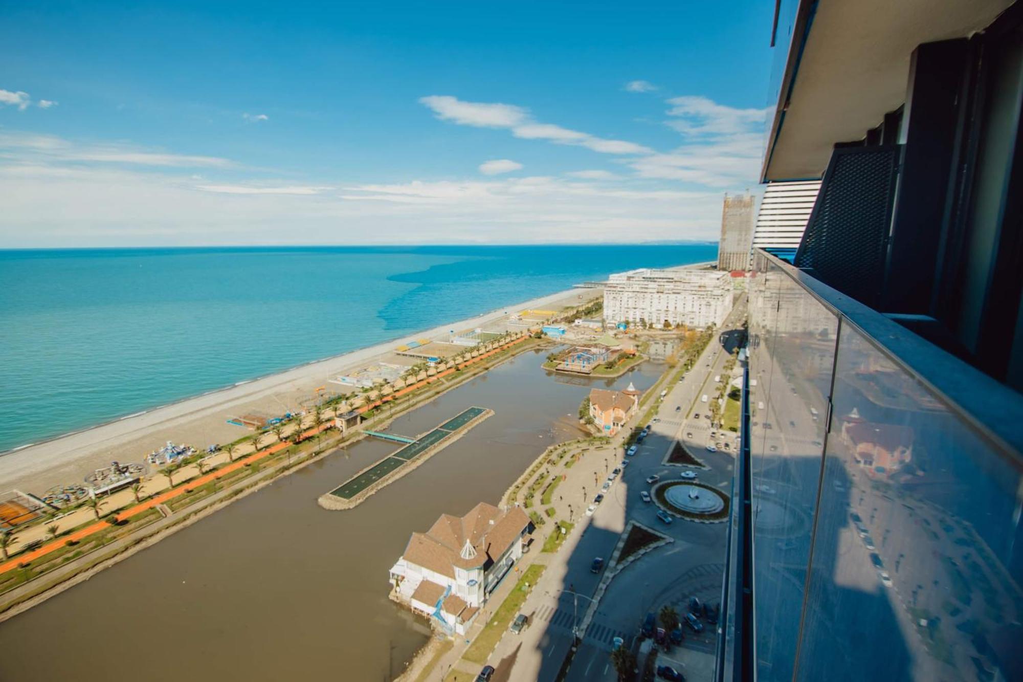 Luxury Beach Front Hotel باتومي المظهر الخارجي الصورة